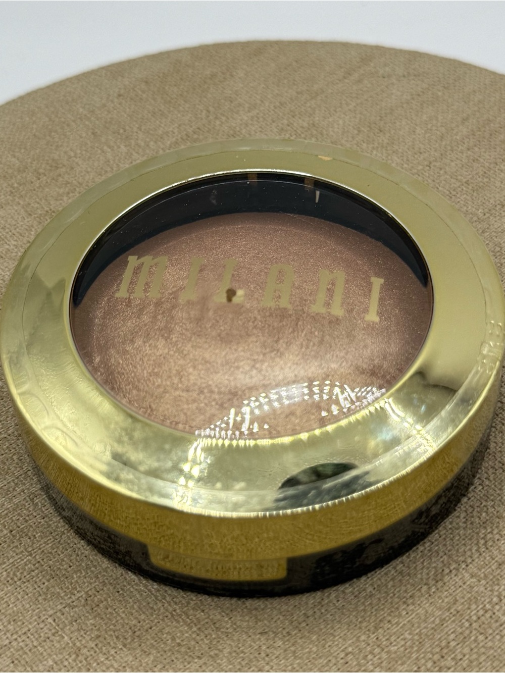 Milani Baked highlighter Compact in shade Champagne D’ORO - Picture 2 of 5